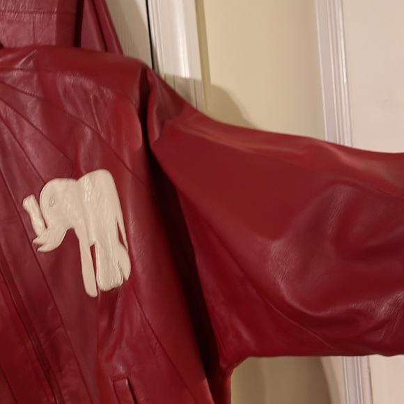 Crimson and cream 100% leather pant suit new without tags. Never worn. - Picture 8 of 8